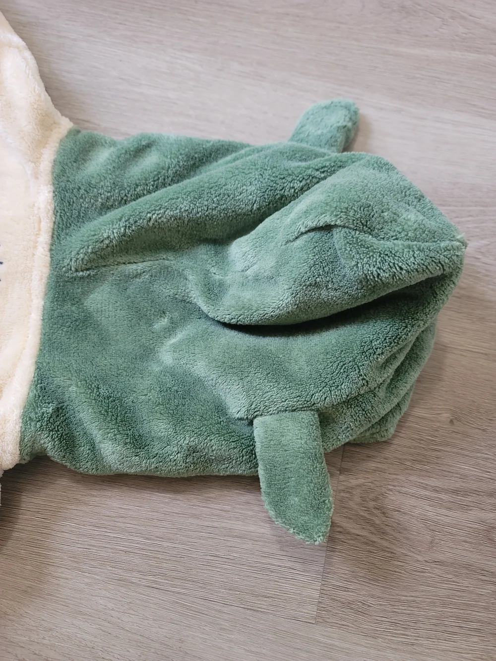 GAP Kids Star Wars Grogu Baby Yoda Plush Fleece Hooded Bathrobe Robe 5T 5 Years